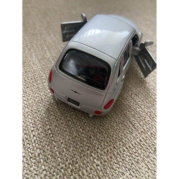 Chrysler PT Cruiser model 1:38 New - Picture 2 of 3
